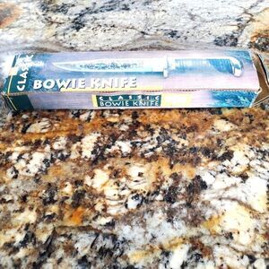 Classic Bowie Knife NIB
